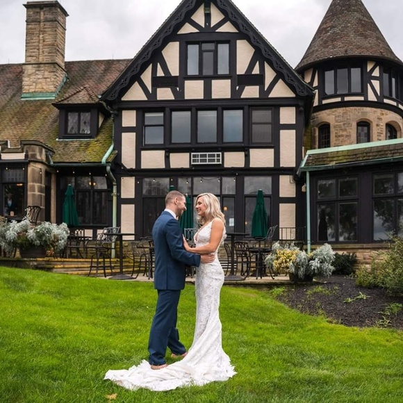 Pronovias Estela Wedding Gown - Picture 2 of 8